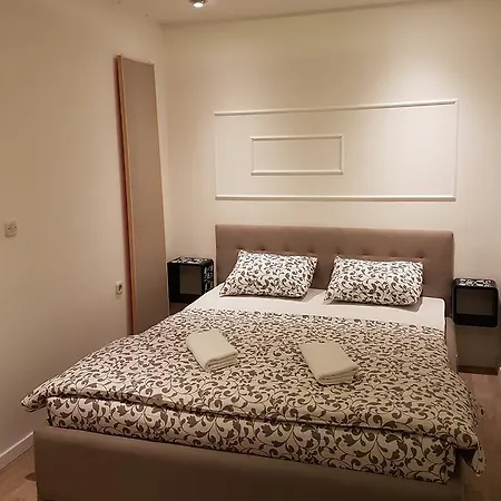 Mika Apartment *